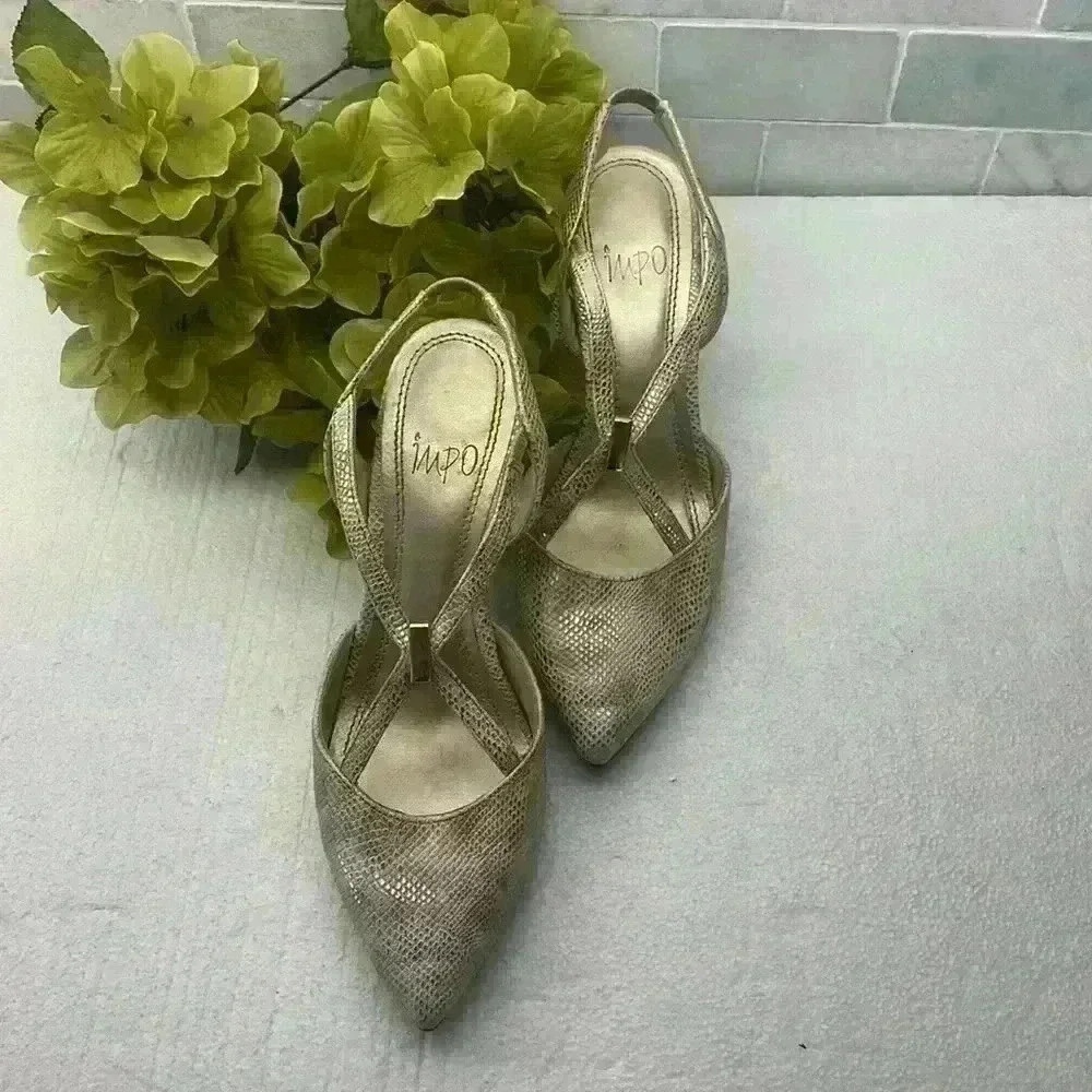 Impo Metalic Gold textured Strappy Heels w/gold metal detail Size 6 - Picture 2 of 7